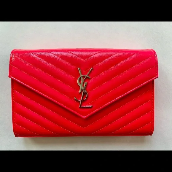 Yves Saint Laurent Wallet on Chain - Picture 3 of 11